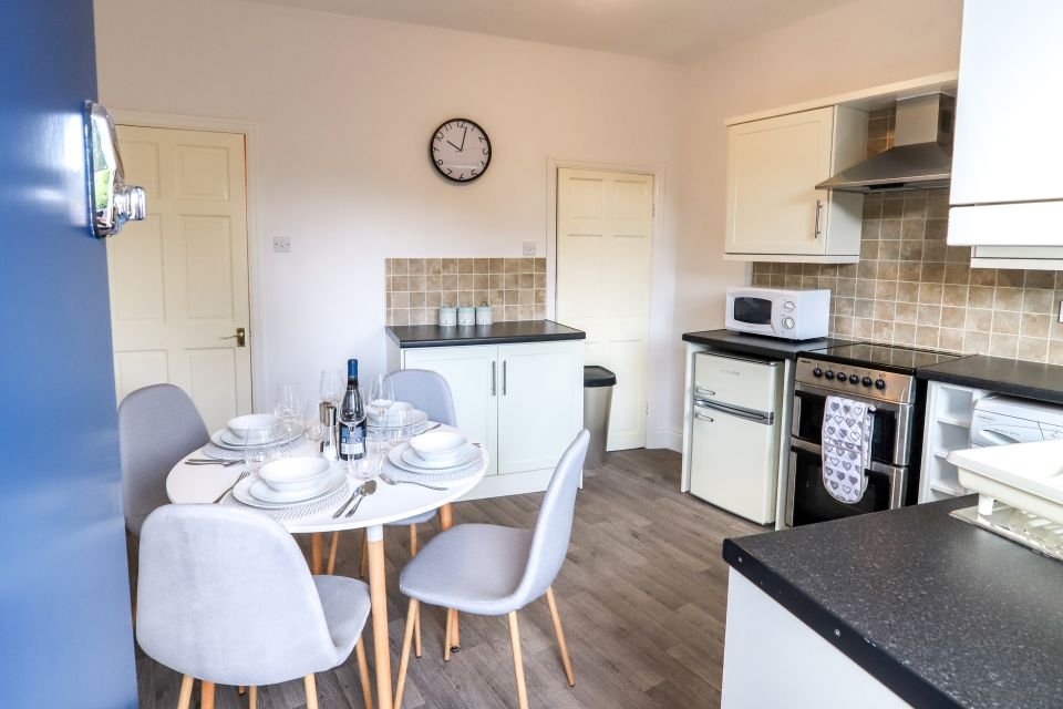 Dining area in house to rent Hillsborough