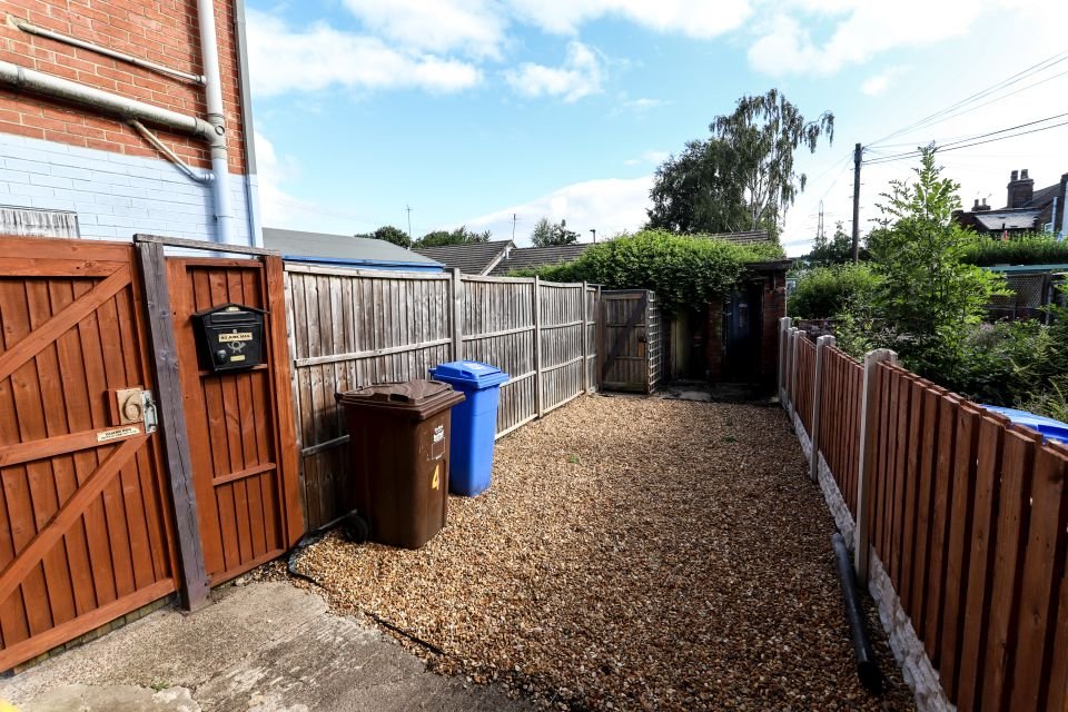 Back garden of house to rent Hillsborough