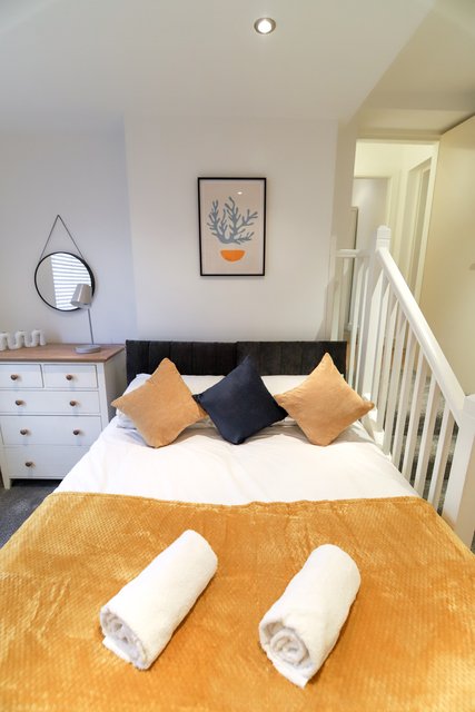 main bedroom in Sheffield city centre serviced apartment